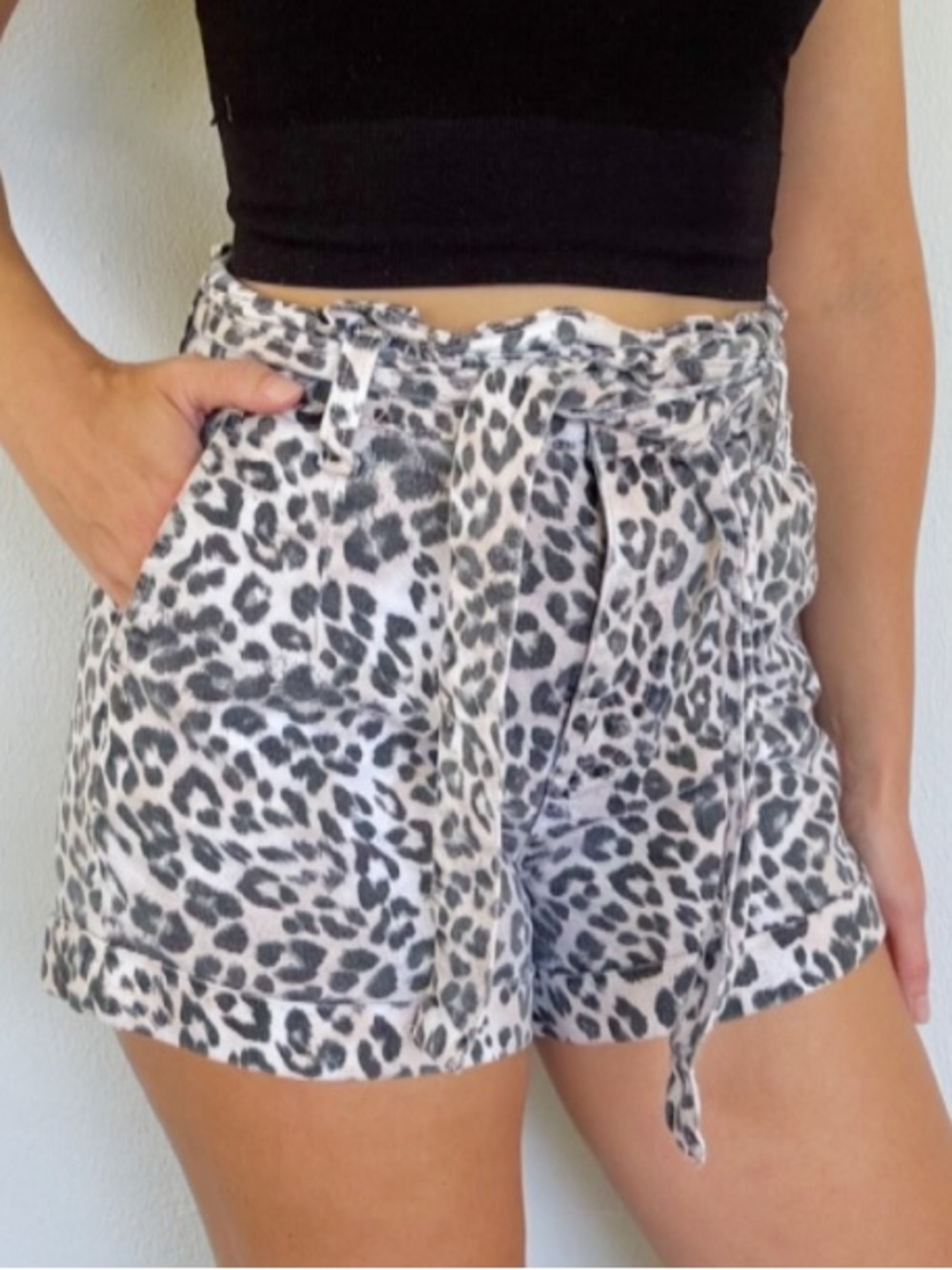 Express shortie extreme high rise leopard print belted paper bag shorts size 8